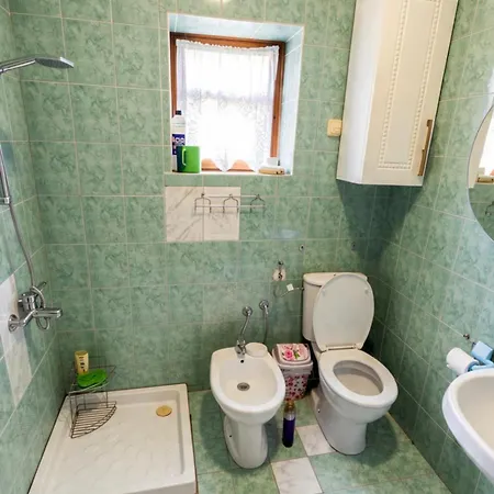 Apartamento Malos House
